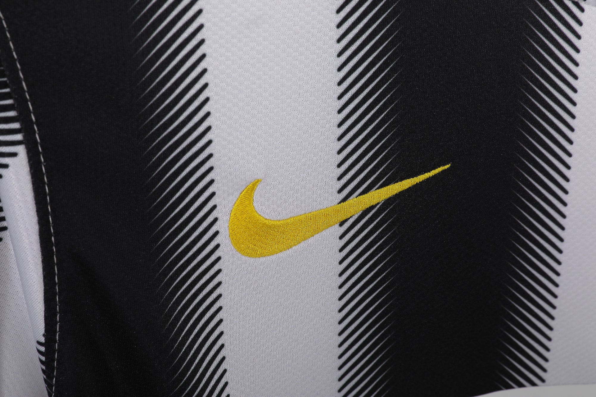 MAILLOT RETRO JUVENTUS DOMICILE 2011/2012