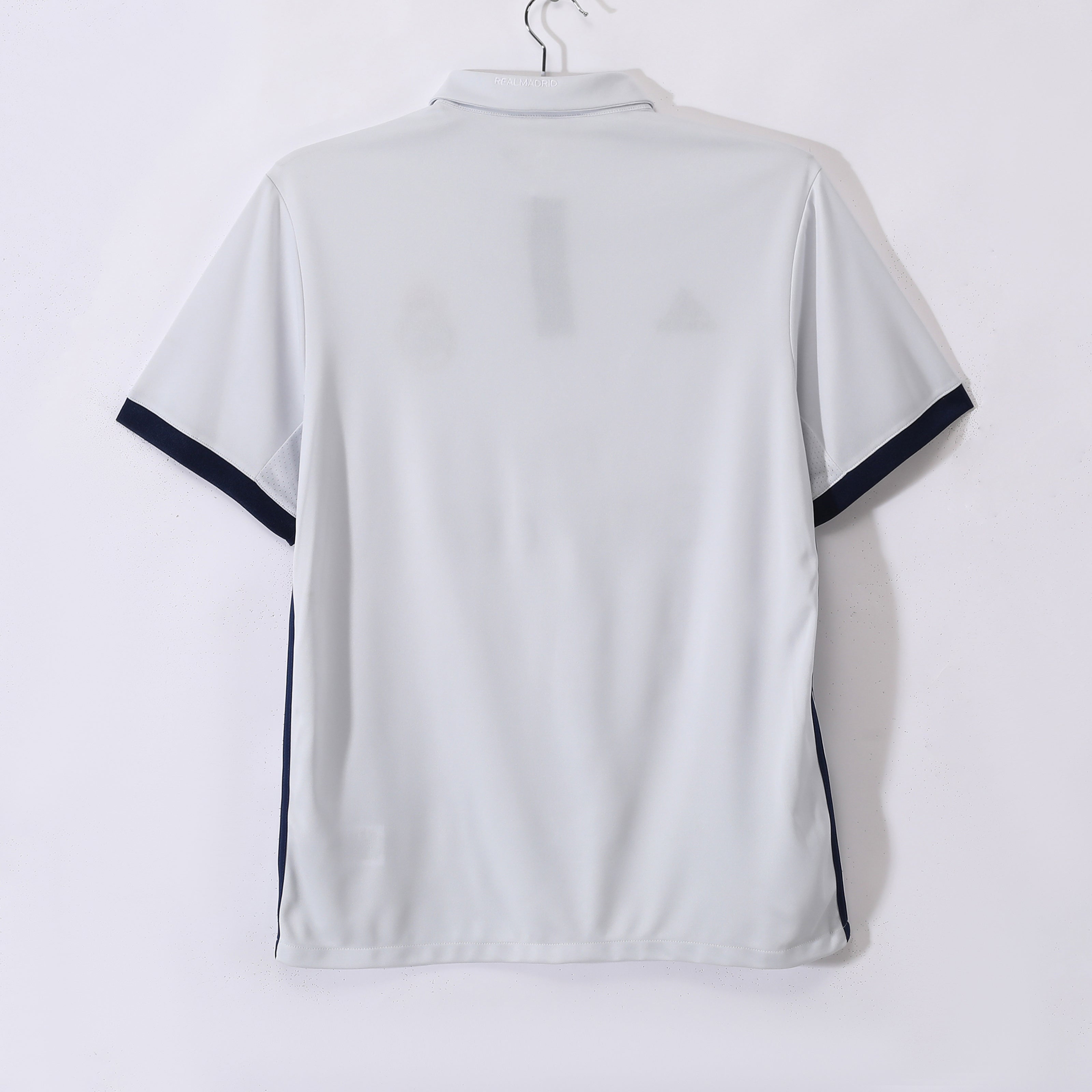 MAILLOT RETRO REAL MADRID DOMICILE 2016/2017